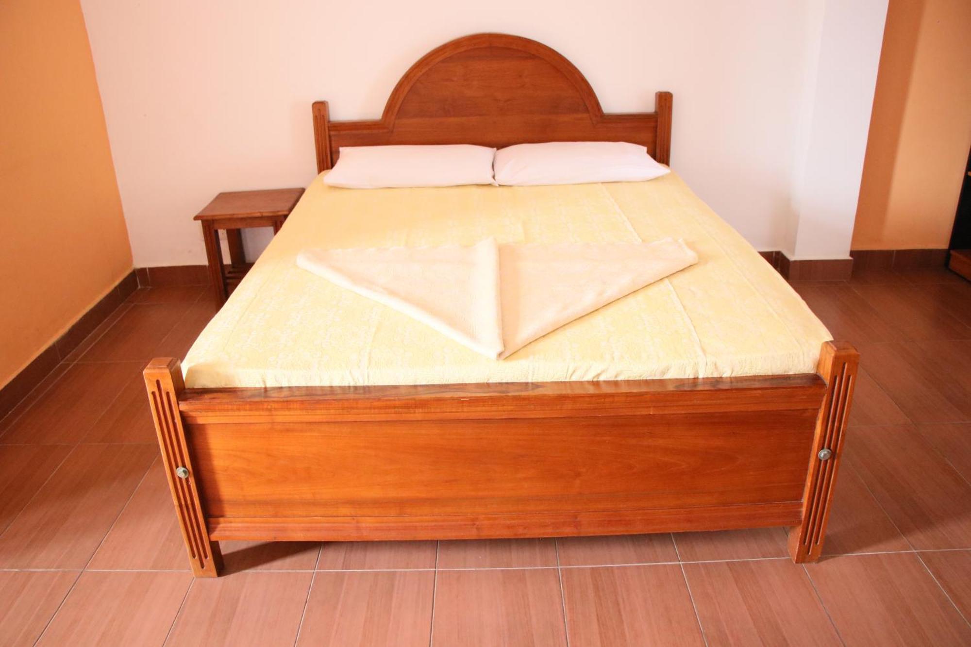 Caritas Rest Hotel Гале Екстериор снимка