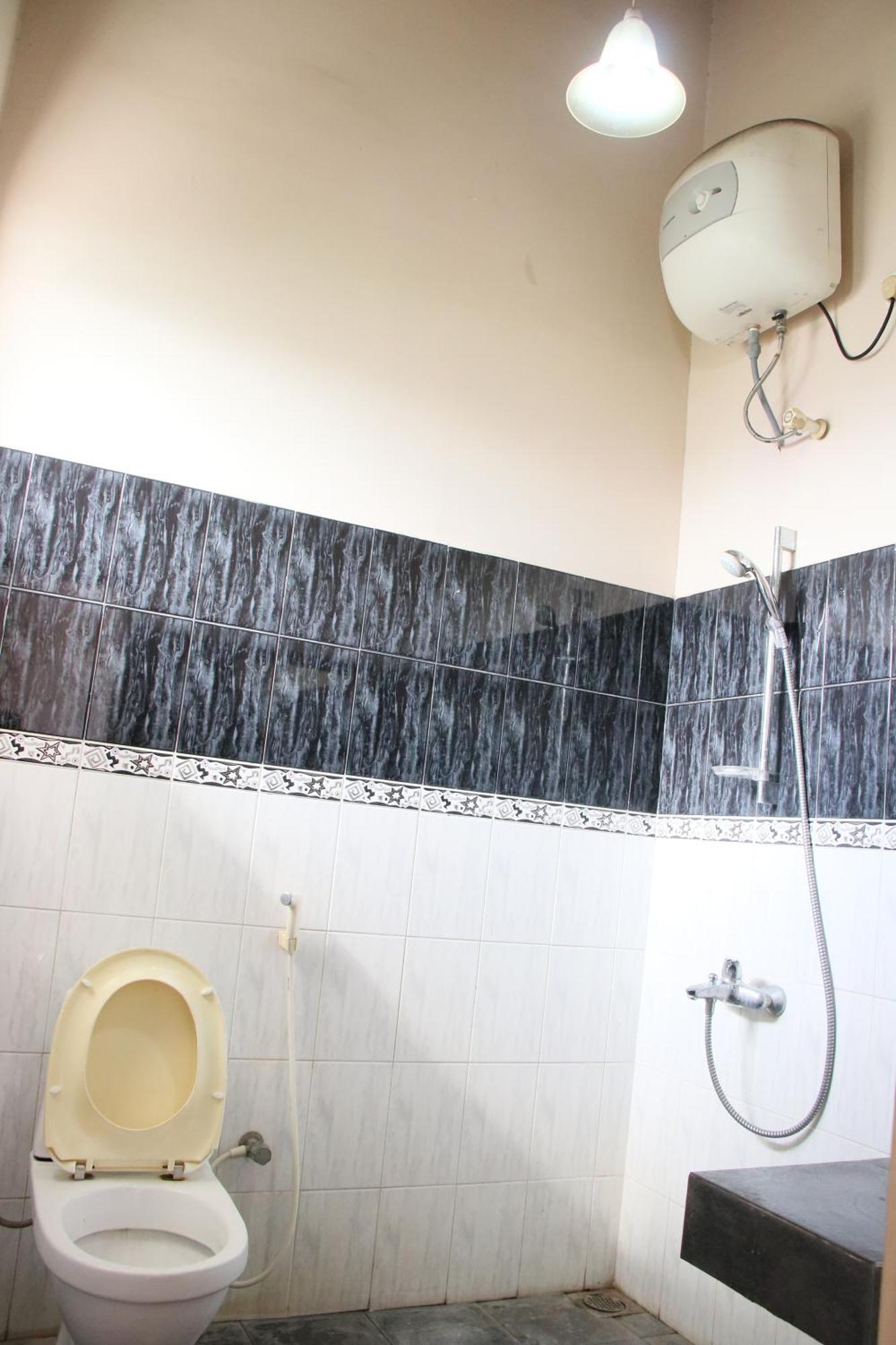 Caritas Rest Hotel Гале Екстериор снимка
