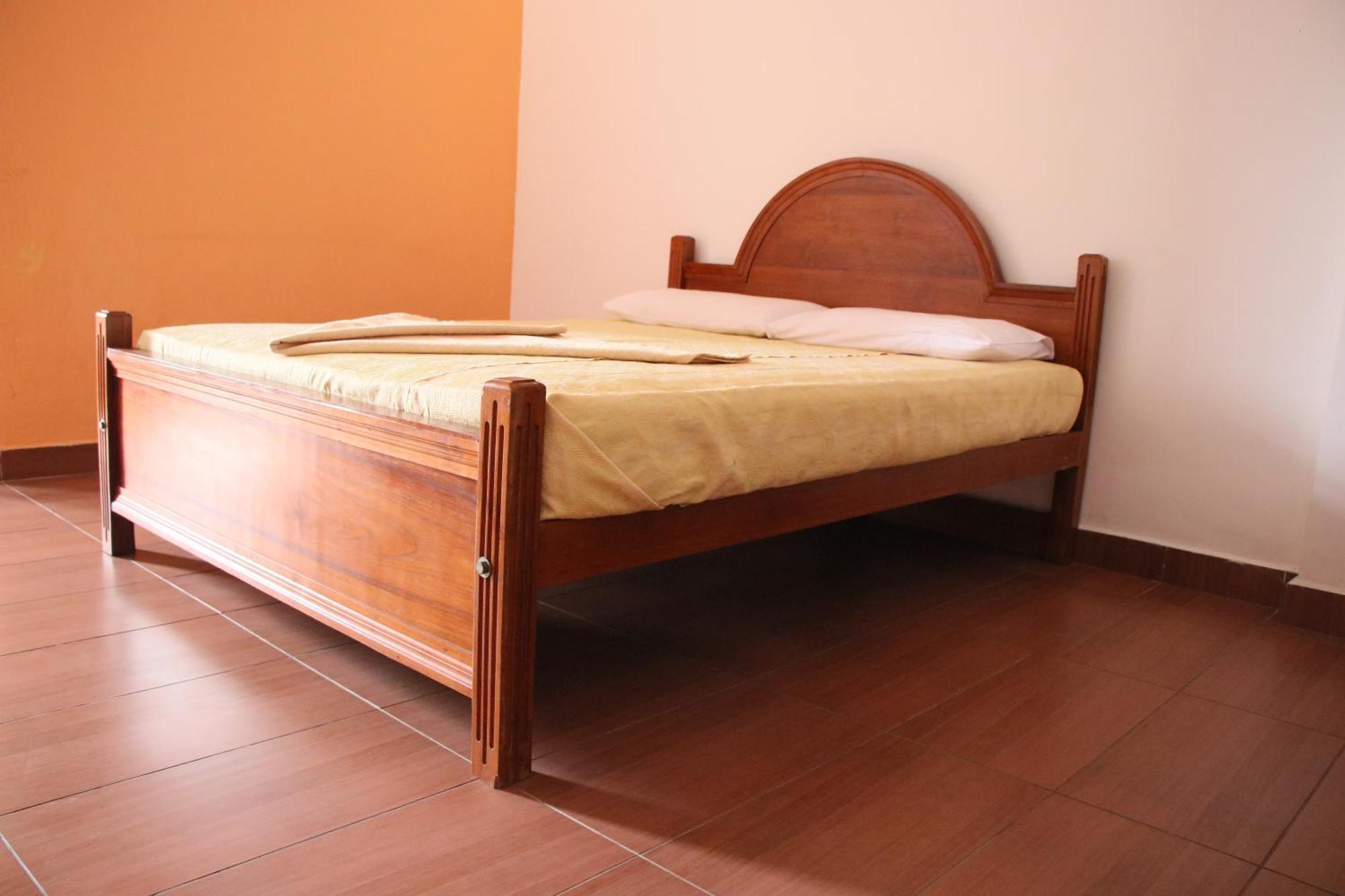 Caritas Rest Hotel Гале Екстериор снимка